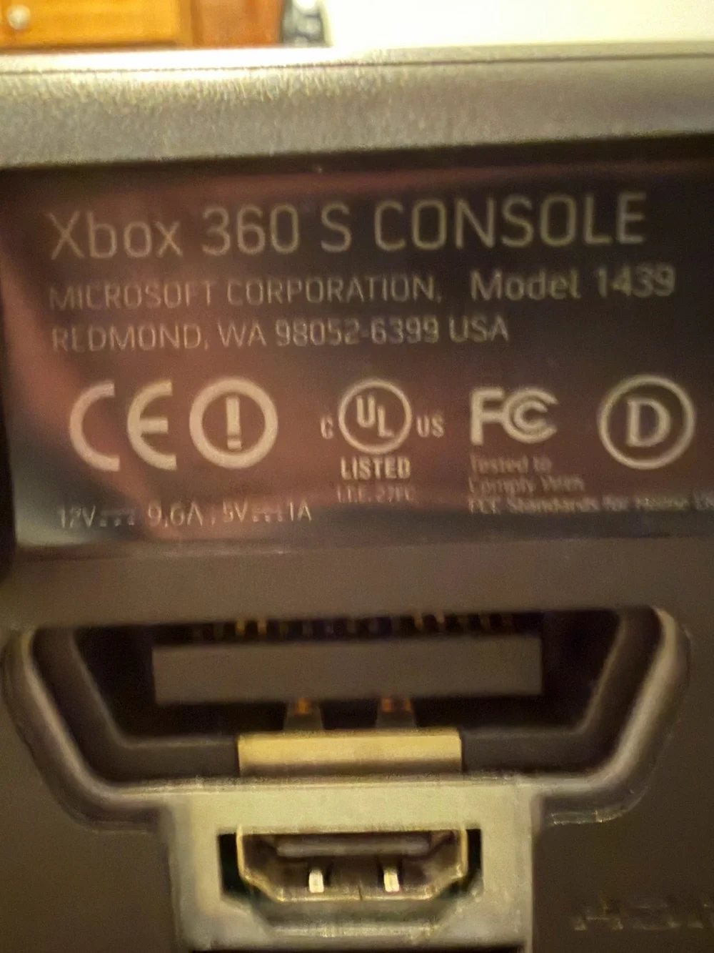 Microsoft Xbox 360 Slim Console Controller, HDMI And Power Cable